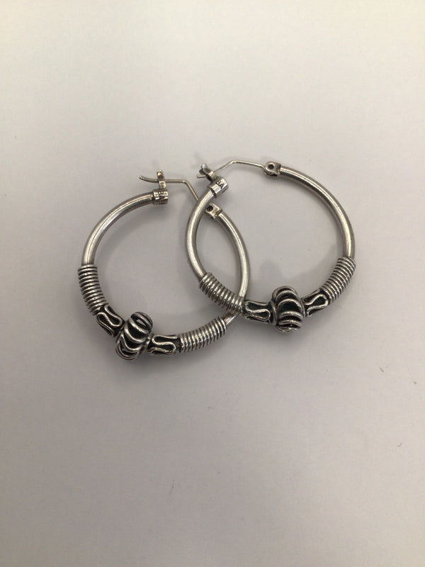 BA Suarti Sterling Hoop Earrings